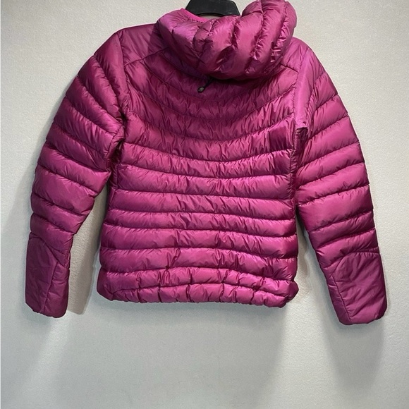 Arcteryx Hoody women’s purple medium 400$ - Picture 3 of 8